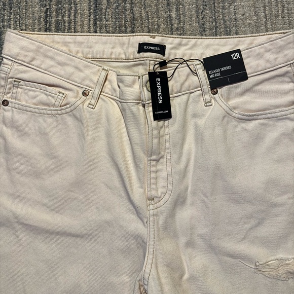 Express Relaxed Tapered Mid Rise Jean in Light Peach - NWT- Size 12R - Picture 6 of 13